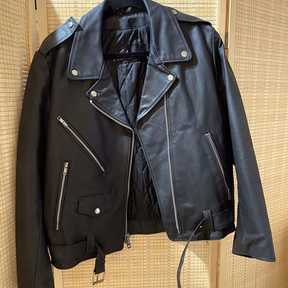Size women’s L genuine leather black moto jacket in excellent used condition